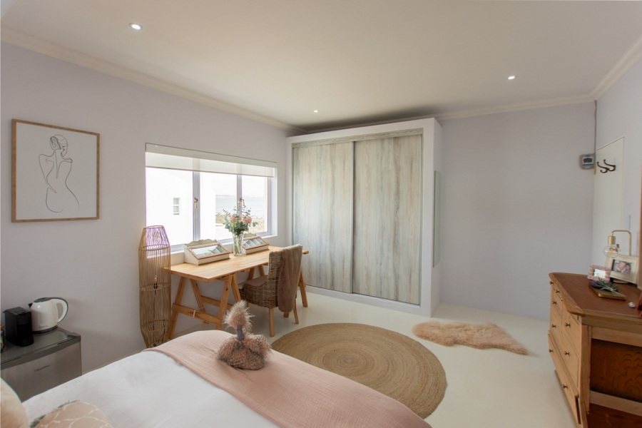 4 Bedroom Property for Sale in Sandy Point Western Cape